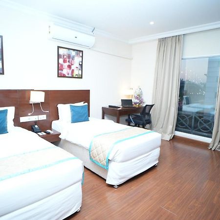 The Altruist Business Hotel Hitech Хидерабад Екстериор снимка