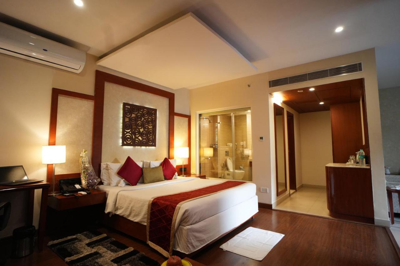 The Altruist Business Hotel Hitech Хидерабад Екстериор снимка