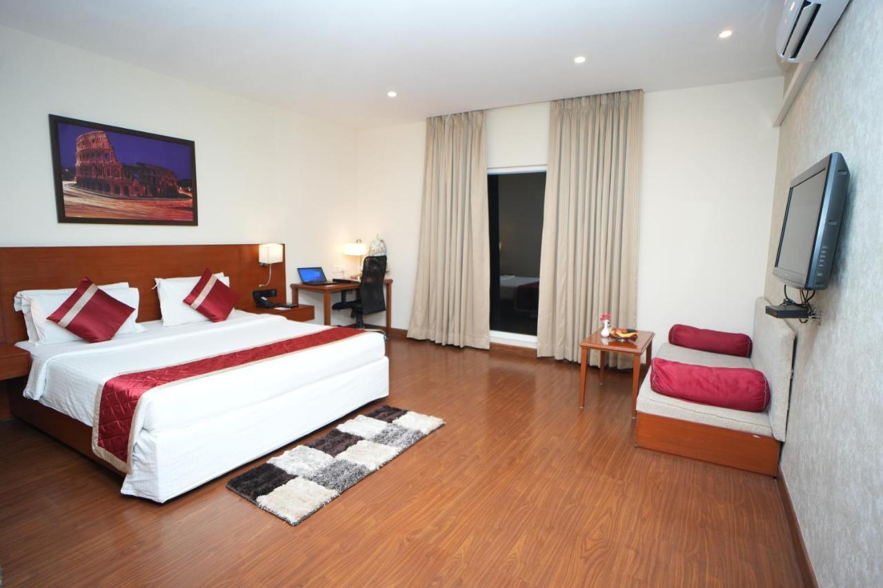 The Altruist Business Hotel Hitech Хидерабад Екстериор снимка