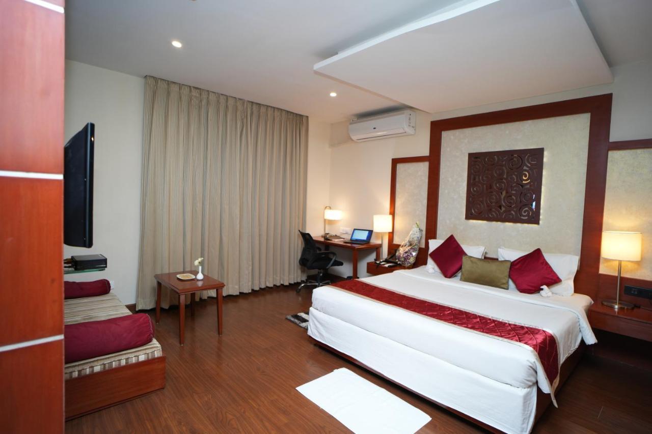 The Altruist Business Hotel Hitech Хидерабад Екстериор снимка