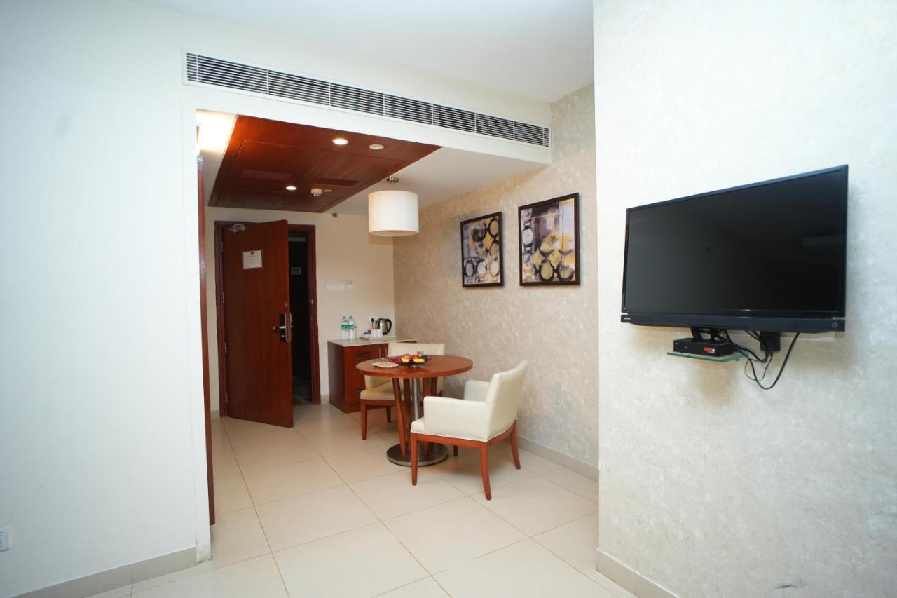 The Altruist Business Hotel Hitech Хидерабад Екстериор снимка