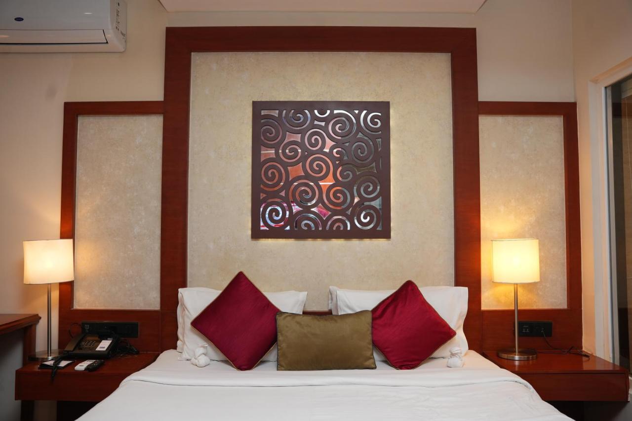 The Altruist Business Hotel Hitech Хидерабад Екстериор снимка