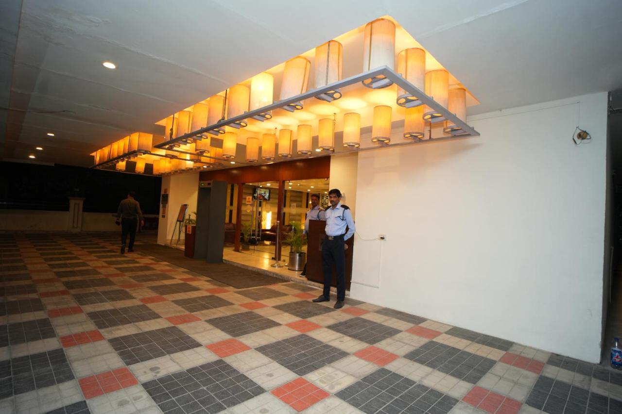 The Altruist Business Hotel Hitech Хидерабад Екстериор снимка