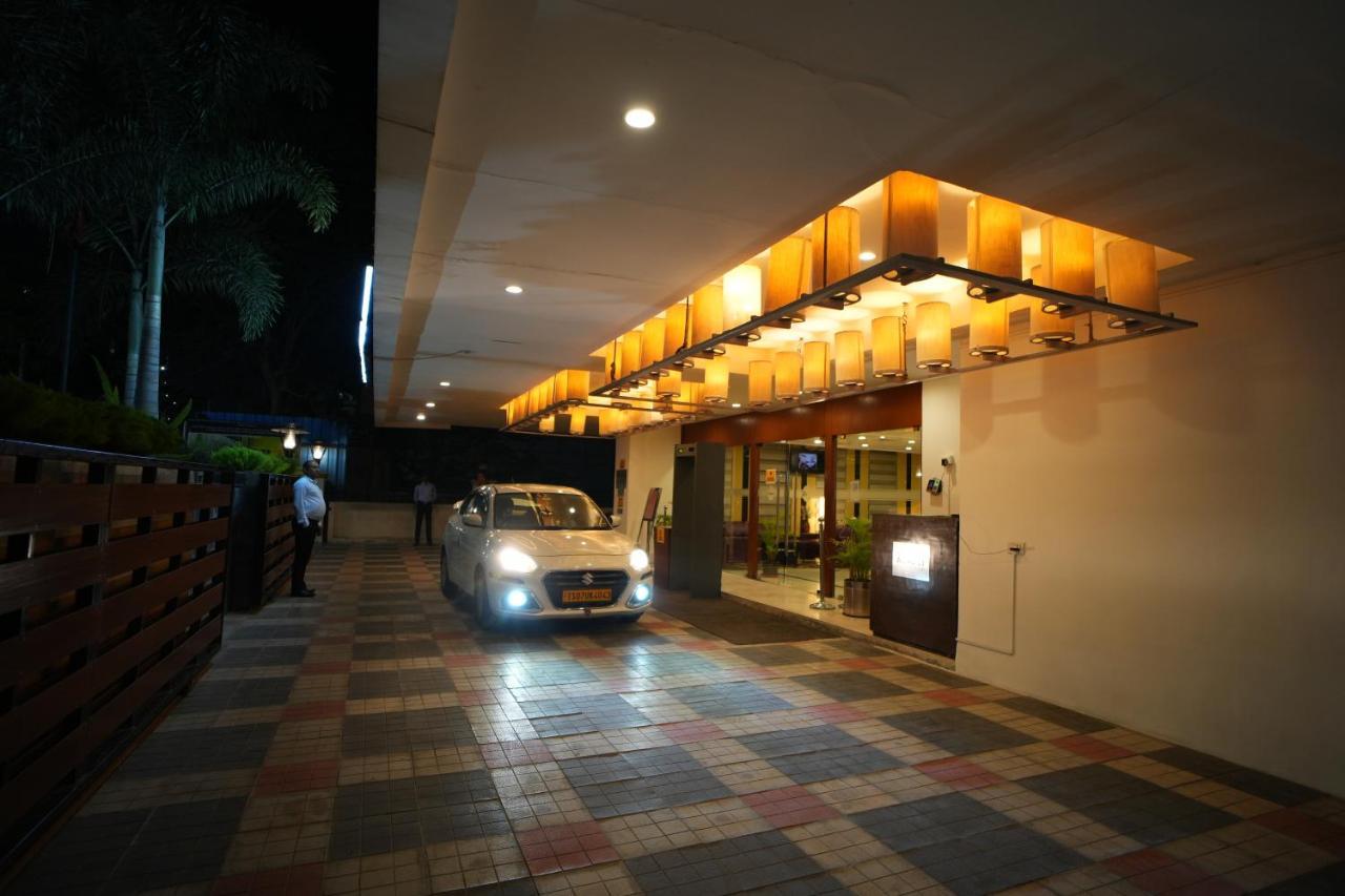 The Altruist Business Hotel Hitech Хидерабад Екстериор снимка
